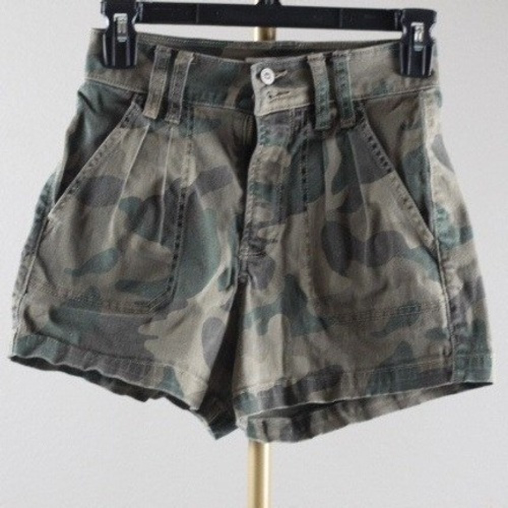 Hollister Ultra High Rise Camo Utility Shorts Green Camouflage Size 1 Womens